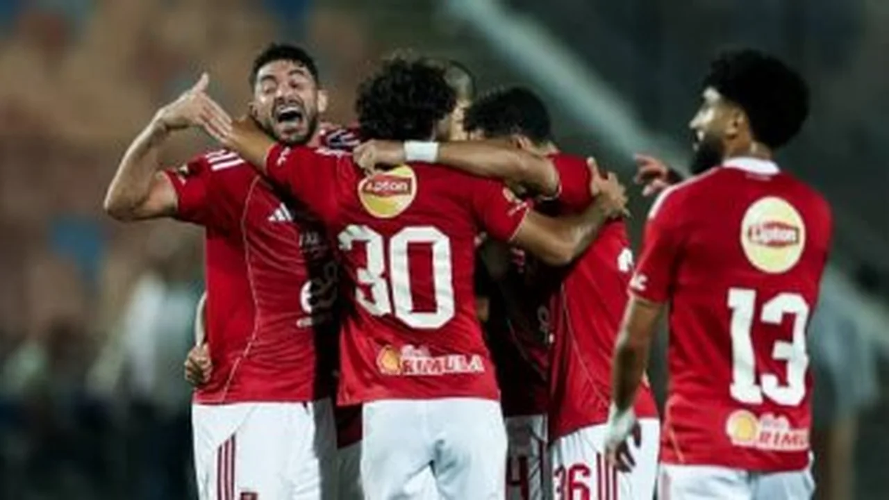 5 لاعبين يهددهم الرحيل عن الأهلي بميركاتو الشتاء 2026.. جراديشار الأبرز